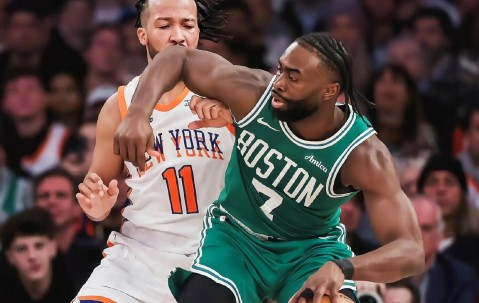 开云-塔图姆连续十场比赛得分超过爆冷，加拿大队挑战极限！的简单介绍