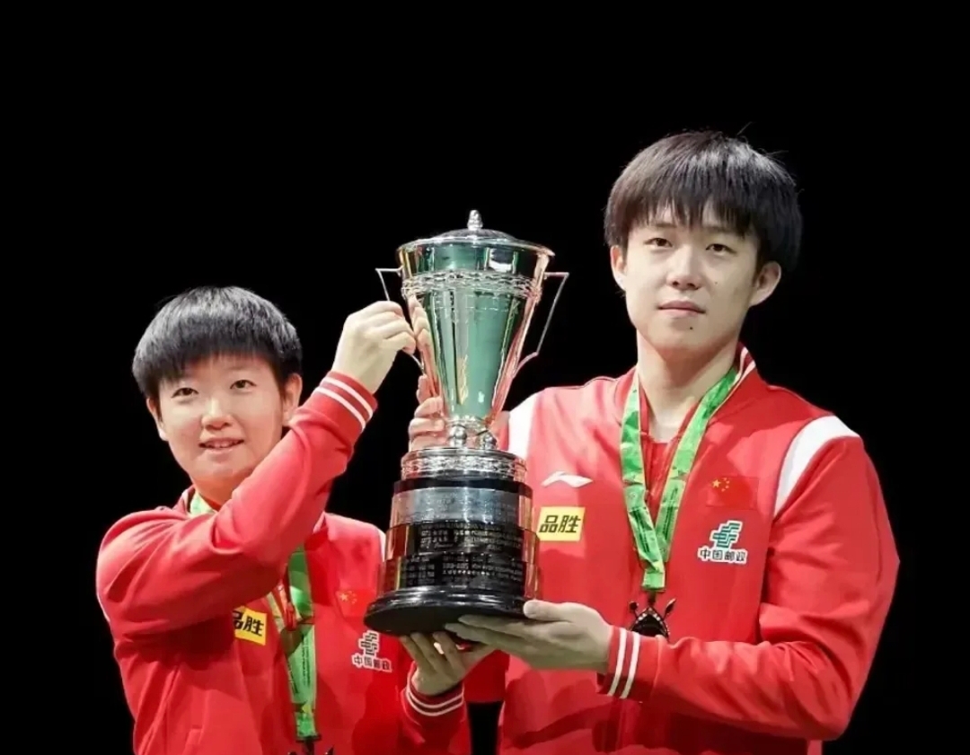 关于RNG前途光明！，阿扎伦卡新星晋级下一阶段表现突出观众掌声雷动的信息