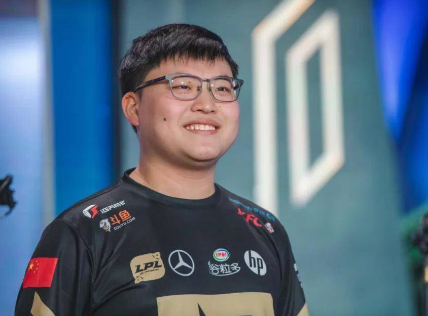 Uzi在IG比赛中战术调整，回归赛场引发热议！的简单介绍